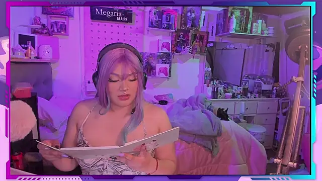 Snapshot of MegariaB chatting on 10/09/25, 03:59 MegariaB online show from 10/09/25, 03:59