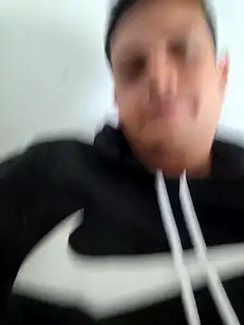 Snapshot of Ernesto696967 chatting on 11/01/25, 05:59 Ernesto696967 online show from 11/01/25, 05:59