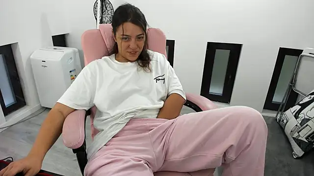 Dyana Kaylinn online show from 09/12/25, 04:23