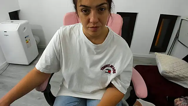 Dyana Kaylinn online show from 09/23/25, 03:42