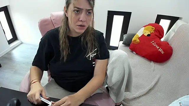 Dyana Kaylinn online show from 04/22/26, 04:59