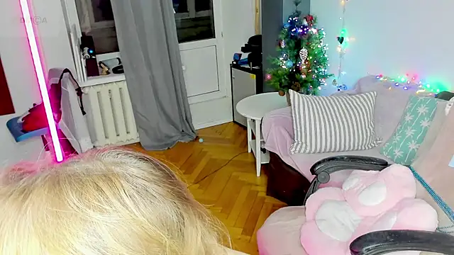 Snapshot of Evelyn_Harper@xh chatting on 12/28/24, 06:17 Evelyn Harperxh online show from 12/28/24, 06:17