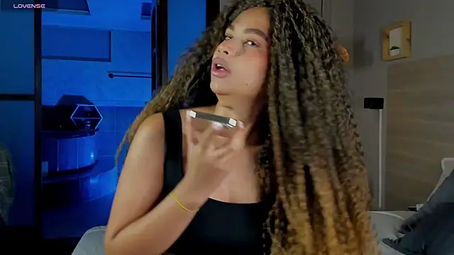 nayah   online show from 10/07/25, 07:22