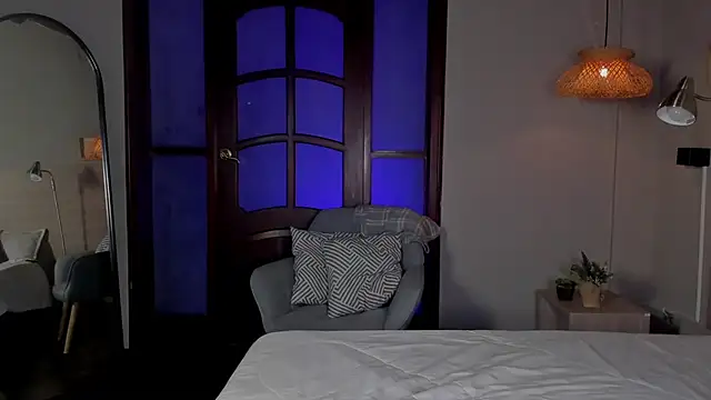 nayah   online show from 01/06/26, 07:50