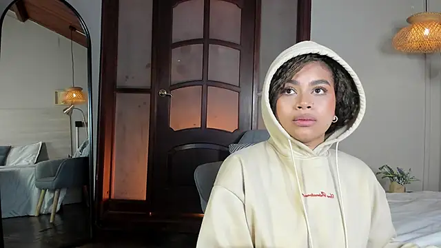 nayah   online show from 02/19/26, 08:16