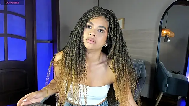 nayah   online show from 03/18/26, 08:23