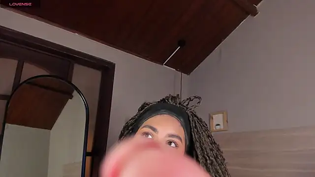 nayah   online show from 04/13/26, 08:03