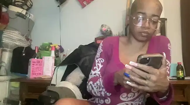 Snapshot of MommyConfident chatting on 02/16/25, 04:42 MommyConfident online show from 02/16/25, 04:42