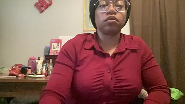 Snapshot of MommyConfident chatting on 09/29/25, 02:44 MommyConfident online show from 09/29/25, 02:44