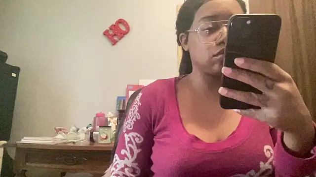 MommyConfident online show from 11/29/25, 08:23