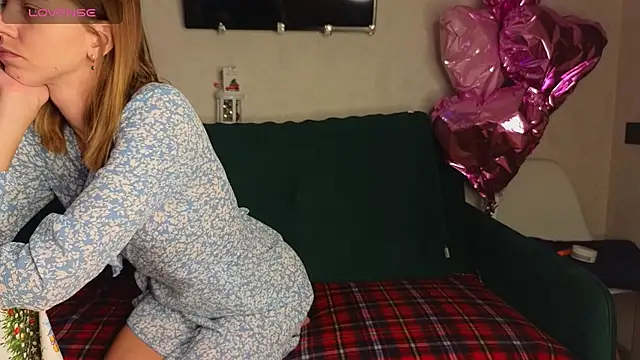 FoxLoveBasik online show from 12/27/24, 06:03