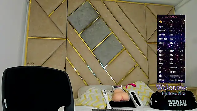 AmberAdams  online show from 11/11/25, 02:28