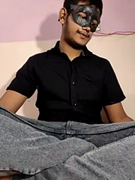 Dusky Aarav online show from 12/15/25, 09:24