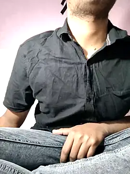 Dusky Aarav online show from 12/16/25, 10:59