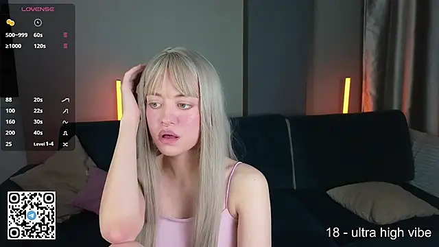 Snapshot of mybunnywendy chatting on 09/28/25, 01:49 mybunnywendy online show from 09/28/25, 01:49