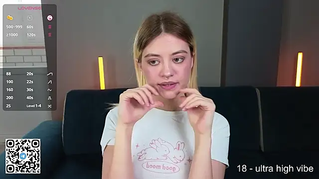 Snapshot of mybunnywendy chatting on 10/10/25, 06:45 mybunnywendy online show from 10/10/25, 06:45