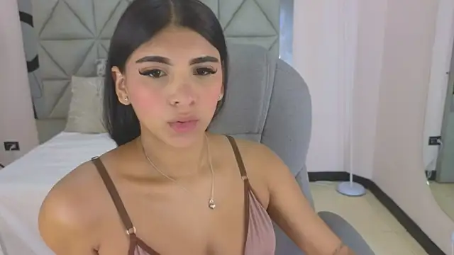 Snapshot of maiaa_ruiz chatting on 05/09/26, 01:27 maiaa ruiz online show from 05/09/26, 01:27