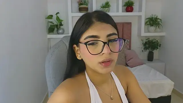 Snapshot of maiaa_ruiz chatting on 05/23/26, 01:04 maiaa ruiz online show from 05/23/26, 01:04