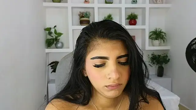 Snapshot of maiaa_ruiz chatting on 06/26/26, 01:26 maiaa ruiz online show from 06/26/26, 01:26
