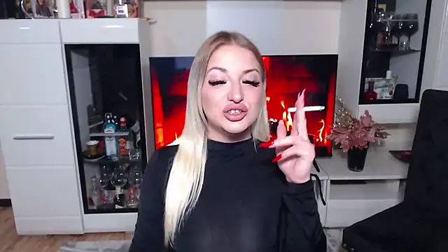 Snapshot of GodessJulia chatting on 12/03/25, 10:41 GodessJulia online show from 12/03/25, 10:41