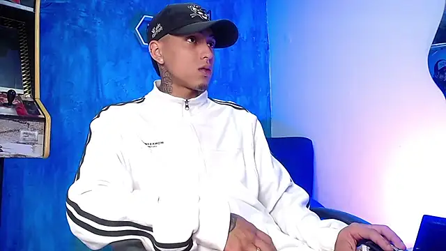 Liam lee online show from 01/11/25, 01:01