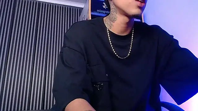 Liam lee online show from 03/02/25, 01:27