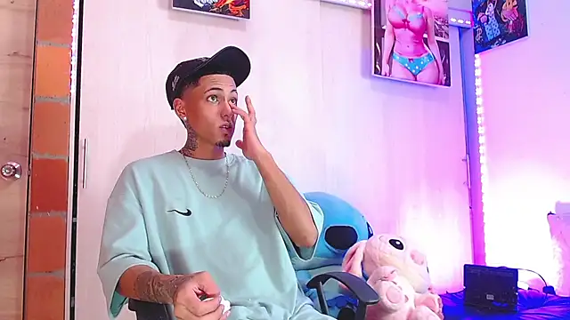 Liam lee online show from 11/17/25, 06:24