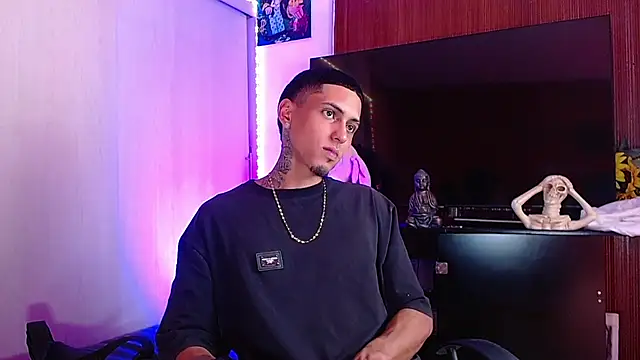 Liam lee online show from 12/04/25, 06:27