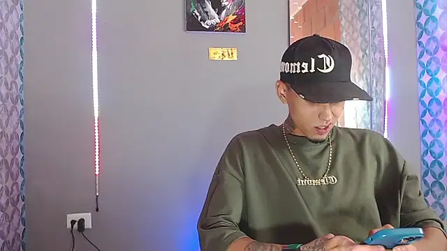 Snapshot of Liam_lee chatting on 05/15/26, 08:49 Liam lee online show from 05/15/26, 08:49