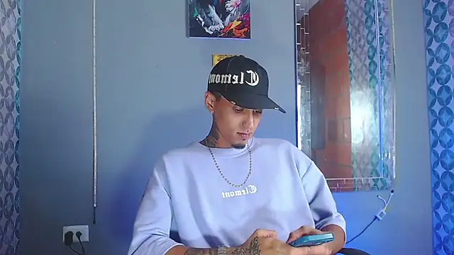 Snapshot of Liam_lee chatting on 05/20/26, 12:28 Liam lee online show from 05/20/26, 12:28