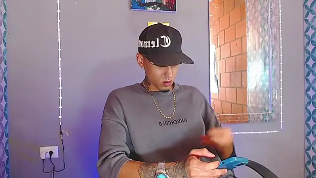Snapshot of Liam_lee chatting on 06/22/26, 09:01 Liam lee online show from 06/22/26, 09:01