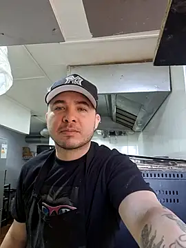 Victorjose3030 online show from 10/11/25, 06:28