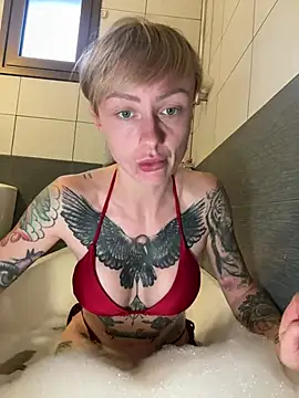 haileyhope  online show from 01/04/25, 02:25