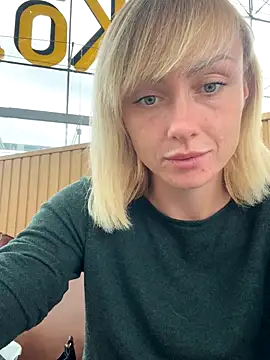 haileyhope  online show from 09/13/25, 04:07