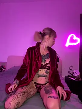 haileyhope  online show from 01/06/26, 07:06