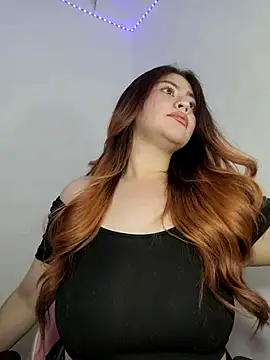 Scarlet garnet online show from 11/05/25, 03:06