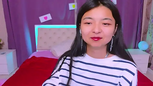 Shy Kira online show from 02/13/25, 12:43