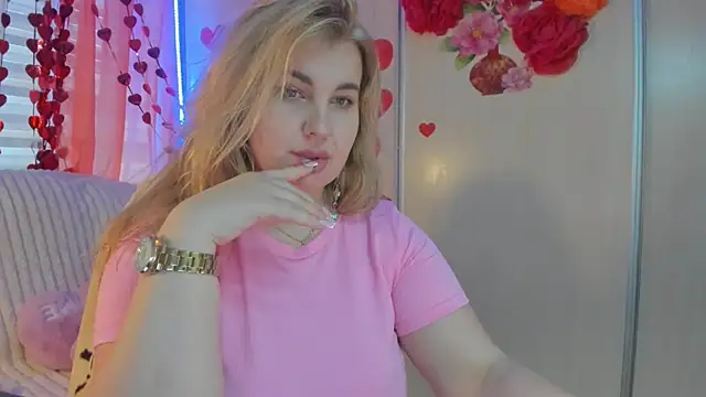 CoraSwon online show from 02/27/25, 07:34