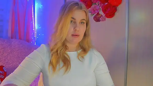 CoraSwon online show from 03/07/25, 08:22