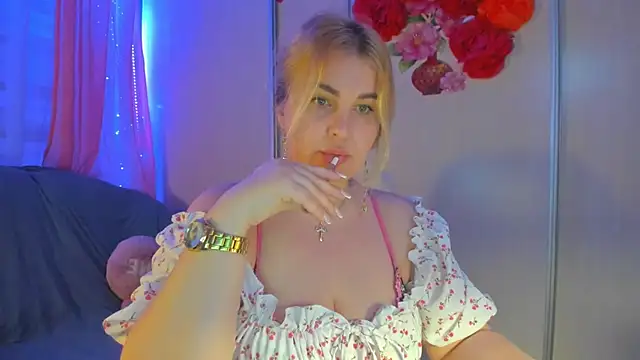 CoraSwon online show from 03/08/25, 07:09