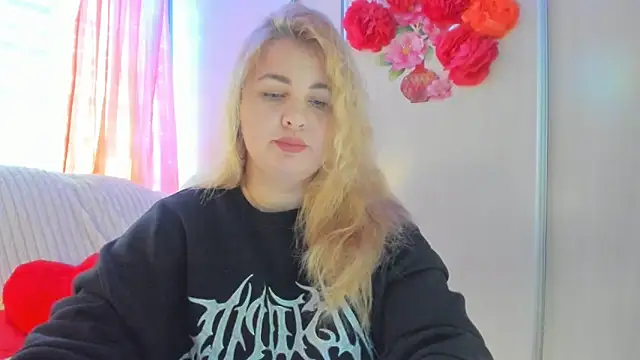 CoraSwon online show from 03/11/25, 09:56