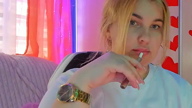 CoraSwon online show from 03/14/25, 11:45