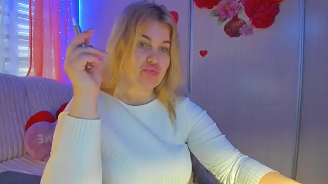 CoraSwon online show from 03/17/25, 07:46