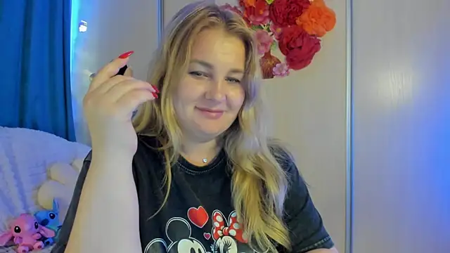 CoraSwon online show from 09/24/25, 06:17