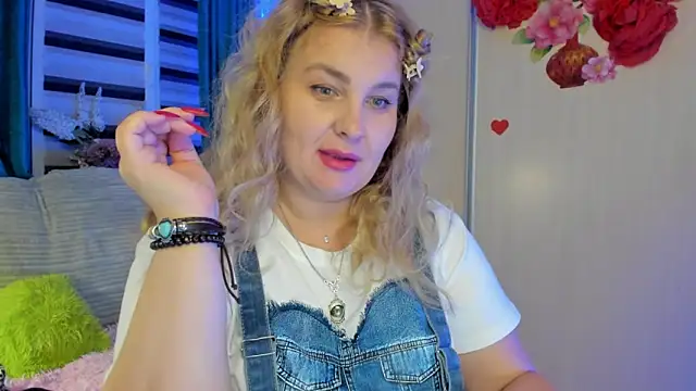 CoraSwon online show from 09/30/25, 06:57