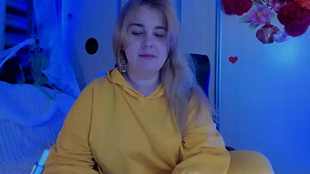 CoraSwon online show from 11/03/25, 11:15