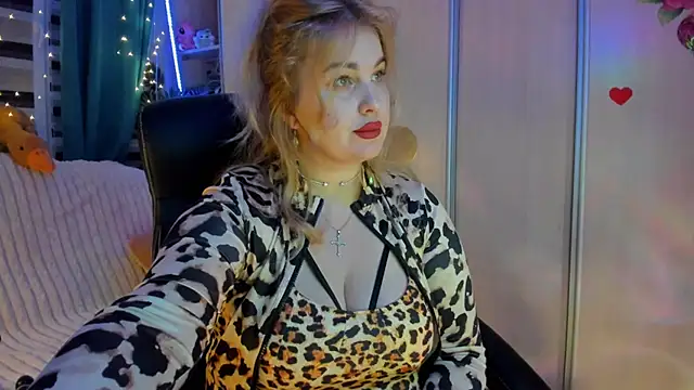 CoraSwon online show from 02/21/26, 06:09