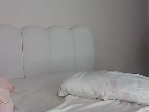 Switdelfy online show from 04/19/26, 03:22