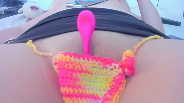 Snapshot of KarelySexy chatting on 07/18/26, 01:15 KarelySexy online show from 07/18/26, 01:15