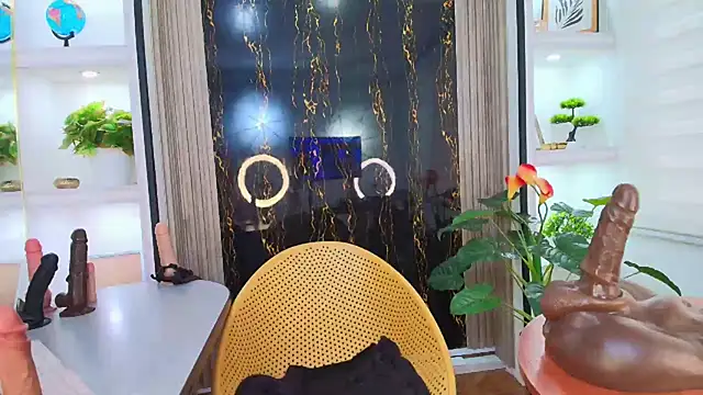 GianellaCox  online show from 01/13/25, 08:26